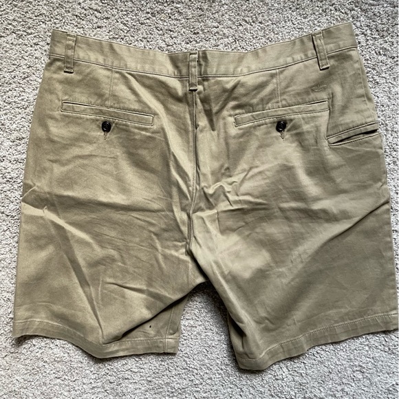 Dockers | Levi Strauss | Khaki Shorts | Size 36 | Pockets - Picture 5 of 5